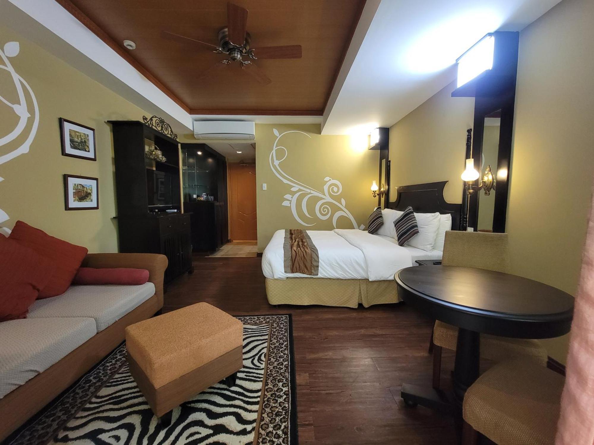 Lee Boutique Hotel Tagaytay Тагайтай Экстерьер фото