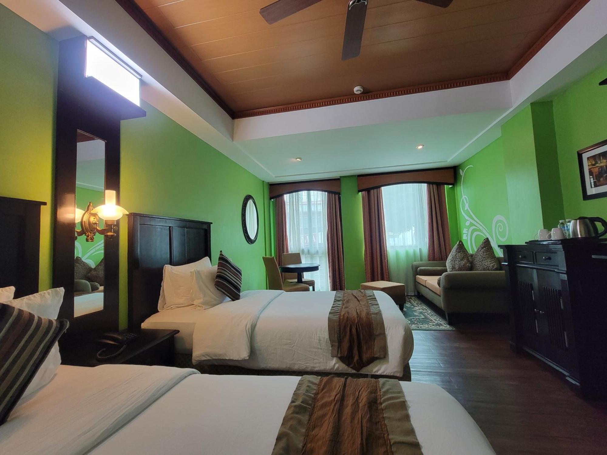 Lee Boutique Hotel Tagaytay Тагайтай Экстерьер фото